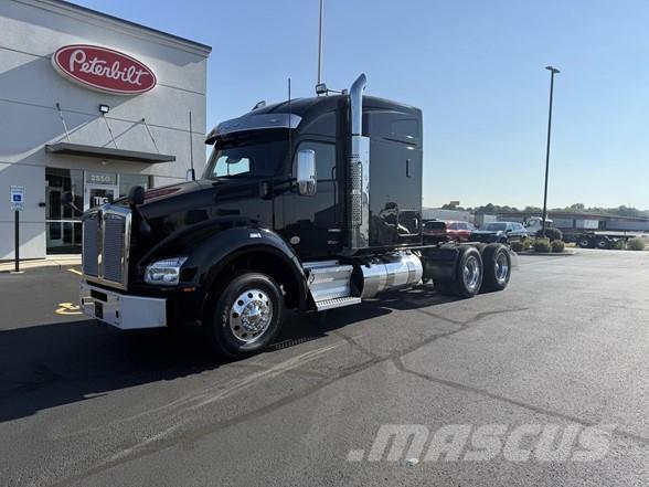 Kenworth T880 Naudoti vilkikai