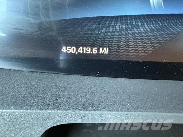 Kenworth T880 Naudoti vilkikai