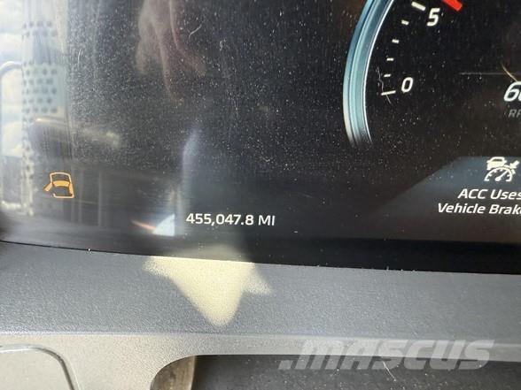 Kenworth T880 Naudoti vilkikai