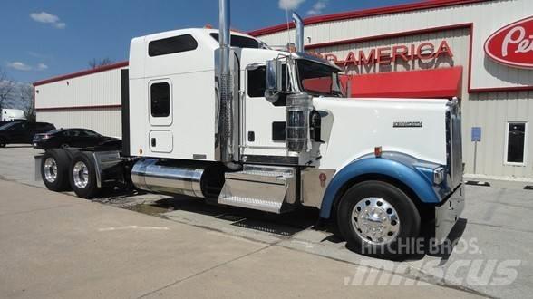 Kenworth W900L Naudoti vilkikai