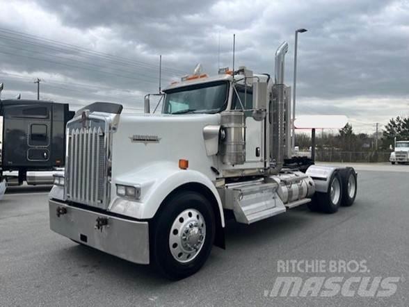 Kenworth W900L Naudoti vilkikai
