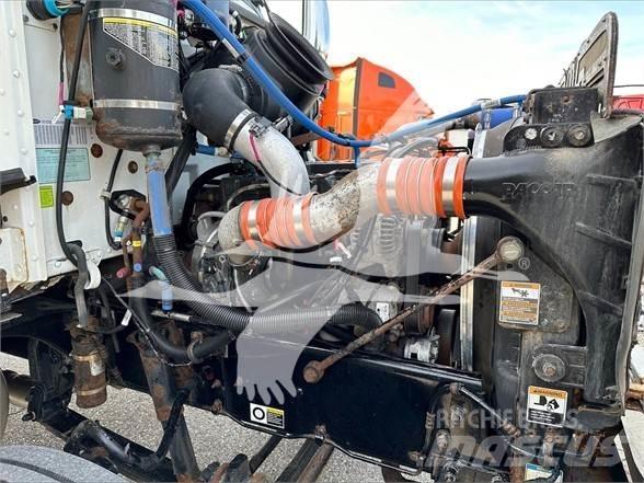 Peterbilt 337 Sunkvežimiai su dengtu kėbulu