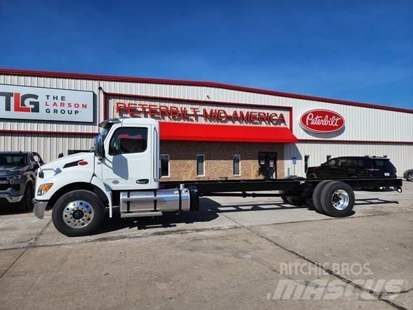 Peterbilt 536 Važiuoklė su kabina