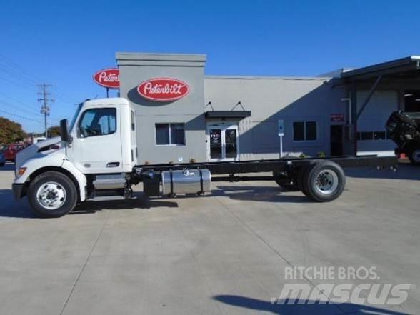 Peterbilt 536 Važiuoklė su kabina