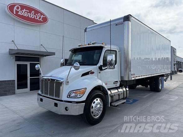 Peterbilt 536 Sunkvežimiai su dengtu kėbulu