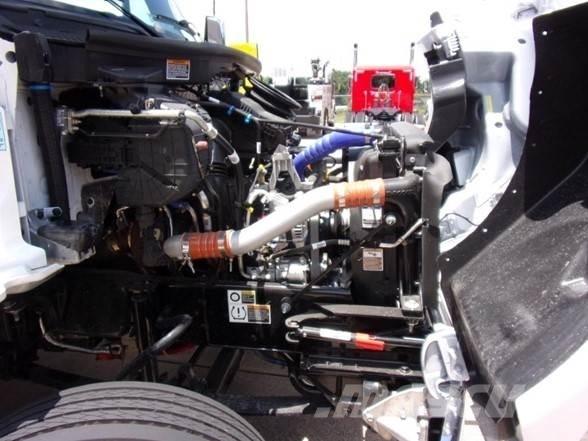 Peterbilt 536 Sunkvežimiai su dengtu kėbulu