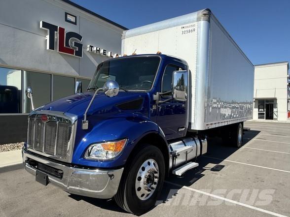 Peterbilt 537 Sunkvežimiai su dengtu kėbulu