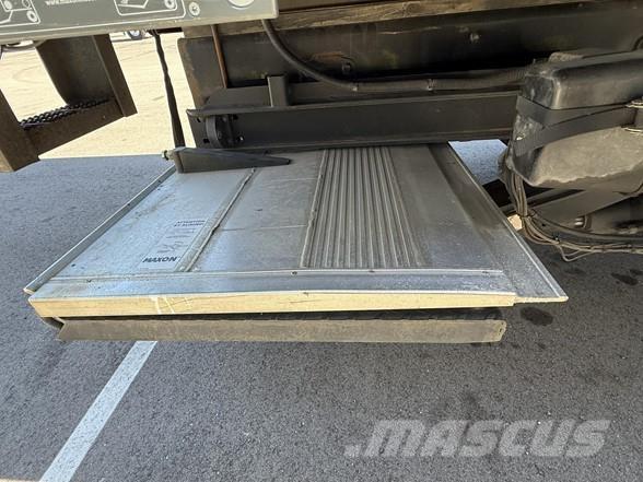 Peterbilt 537 Sunkvežimiai su dengtu kėbulu