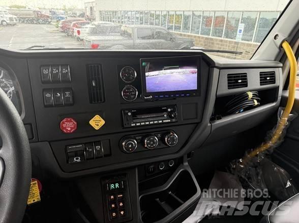 Peterbilt 548 Savivarčių priekabų vilkikai