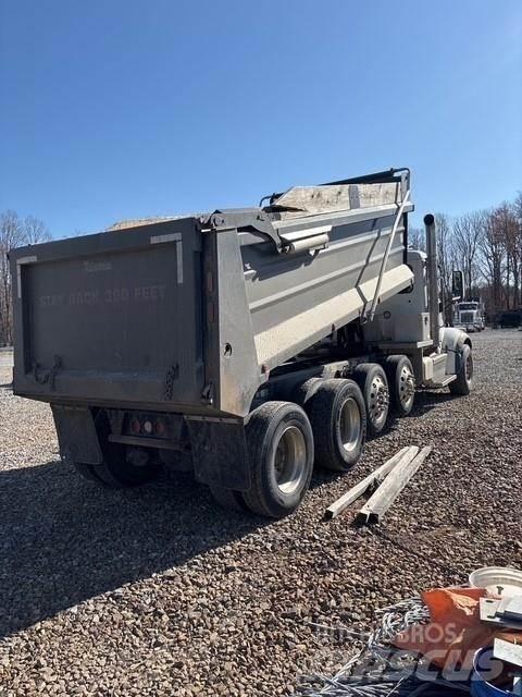 Peterbilt 567 Savivarčių priekabų vilkikai