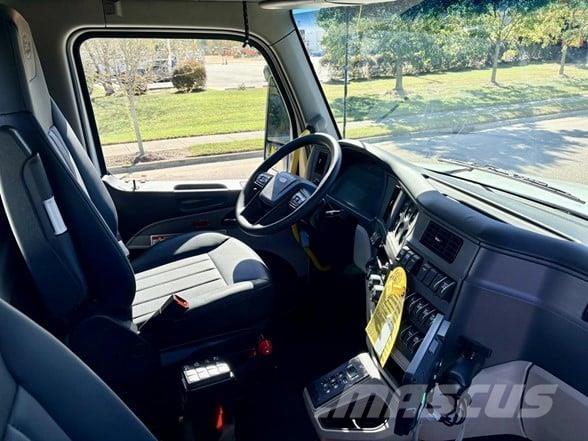 Peterbilt 567 Statyba - Kita