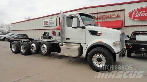 Peterbilt 567 Savivarčių priekabų vilkikai