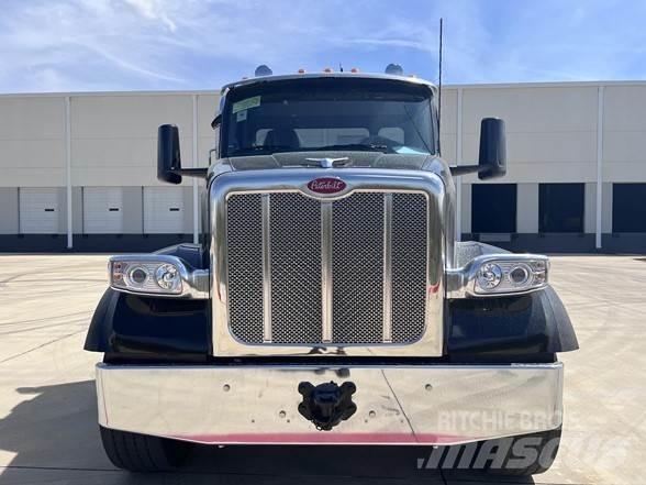 Peterbilt 567 Savivarčių priekabų vilkikai
