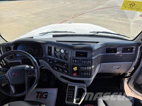 Peterbilt 567 Savivarčių priekabų vilkikai