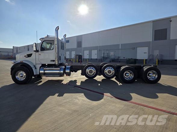 Peterbilt 567 Savivarčių priekabų vilkikai