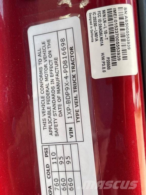 Peterbilt 579 Naudoti vilkikai