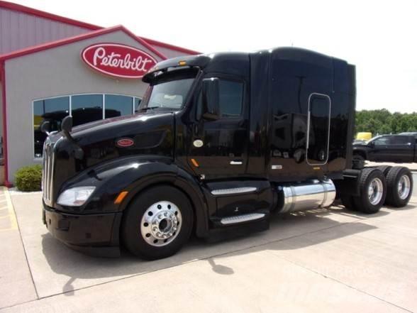 Peterbilt 579 Naudoti vilkikai