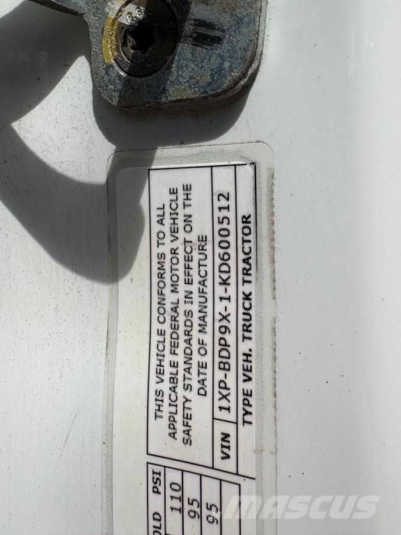 Peterbilt 579 Naudoti vilkikai