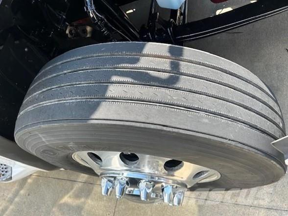 Peterbilt 579 Naudoti vilkikai