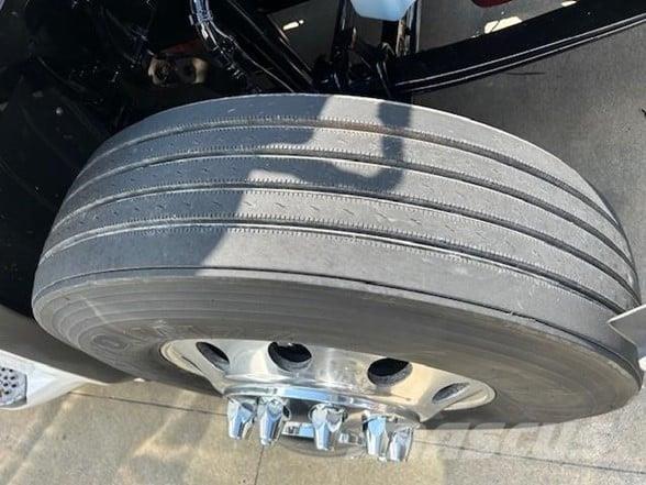 Peterbilt 579 Naudoti vilkikai