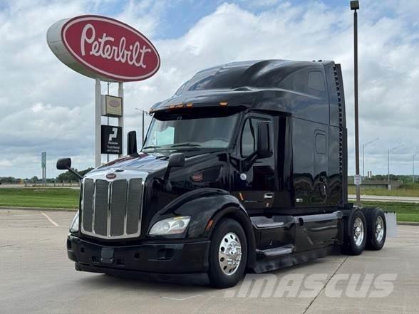 Peterbilt 579 Naudoti vilkikai