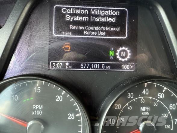 Peterbilt 579 Naudoti vilkikai