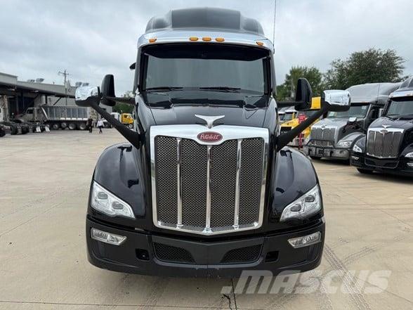 Peterbilt 579 Naudoti vilkikai