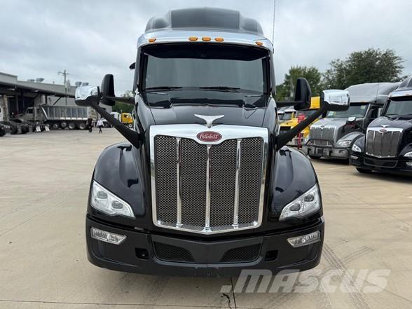 Peterbilt 579 Naudoti vilkikai