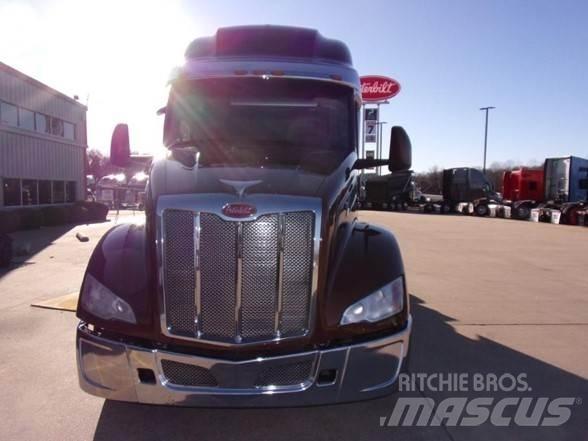 Peterbilt 579 Naudoti vilkikai