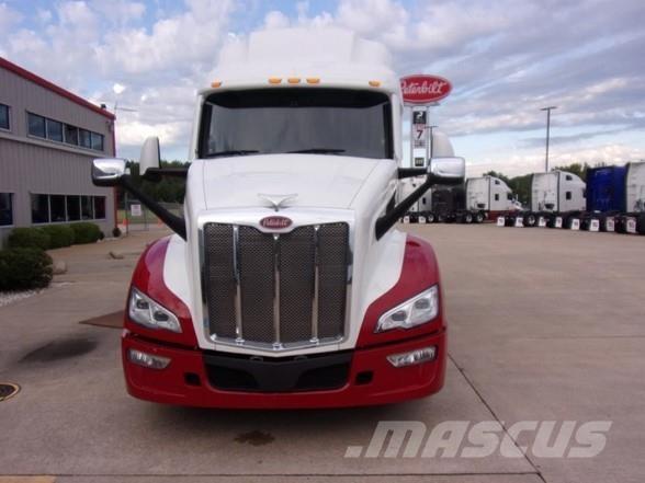 Peterbilt 579 Naudoti vilkikai