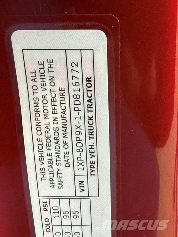 Peterbilt 579 Naudoti vilkikai