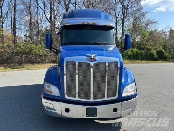 Peterbilt 579 Naudoti vilkikai