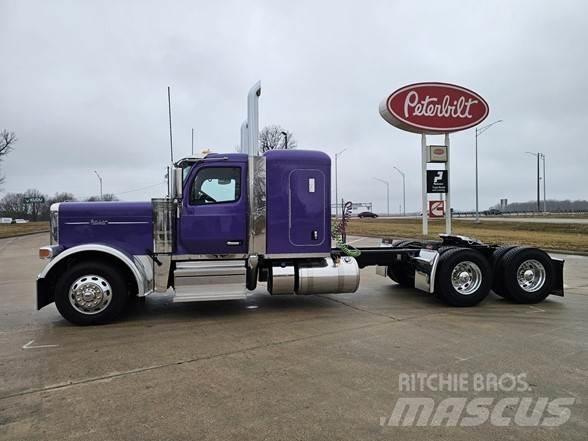 Peterbilt 589 Naudoti vilkikai
