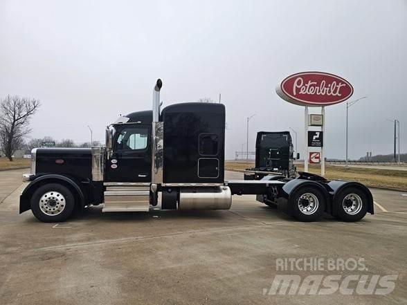 Peterbilt 589 Naudoti vilkikai