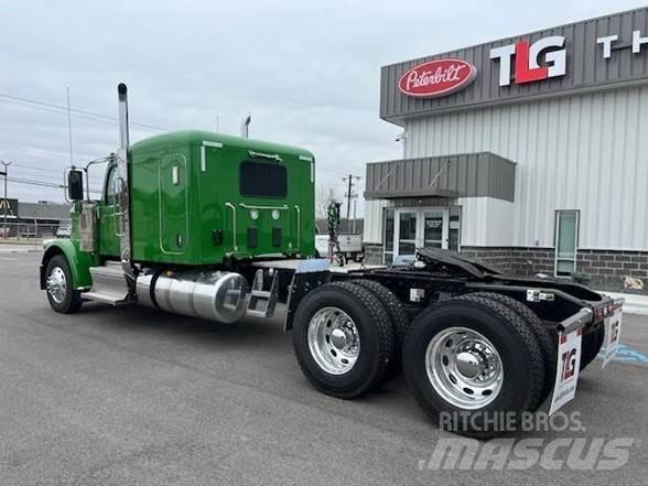 Peterbilt 589 Naudoti vilkikai