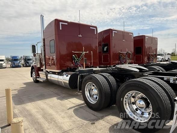 Peterbilt 589 Naudoti vilkikai