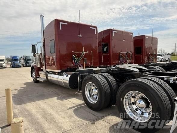 Peterbilt 589 Naudoti vilkikai