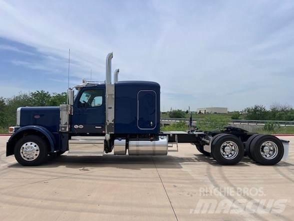 Peterbilt 589 Naudoti vilkikai