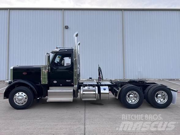 Peterbilt 589 Naudoti vilkikai