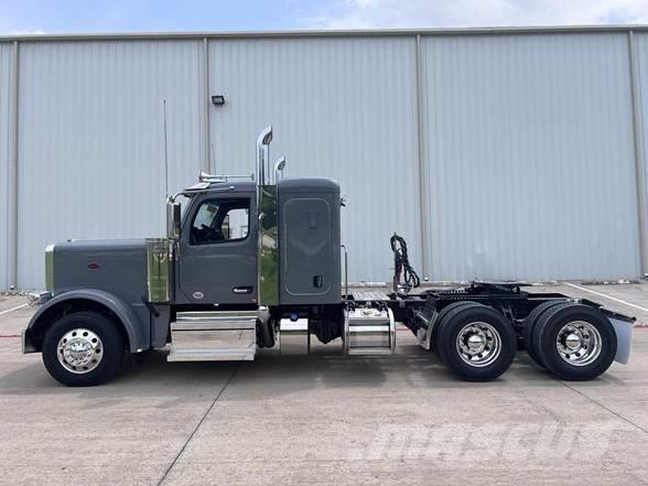 Peterbilt 589 Naudoti vilkikai