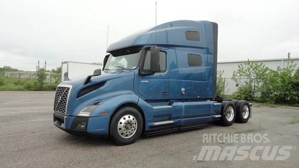 Volvo VNL64T760 Naudoti vilkikai