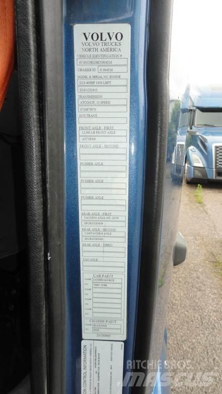 Volvo VNL64T760 Naudoti vilkikai