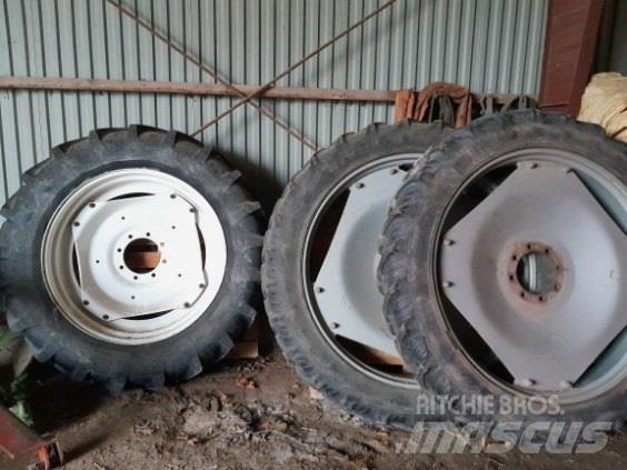  - - -  14,9x38 Padangos, ratai ir ratlankiai