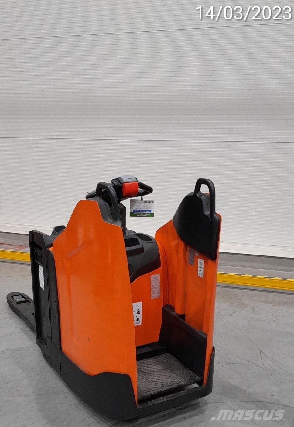 BT LPE200 Žemų aukščių keltuvai su platforma