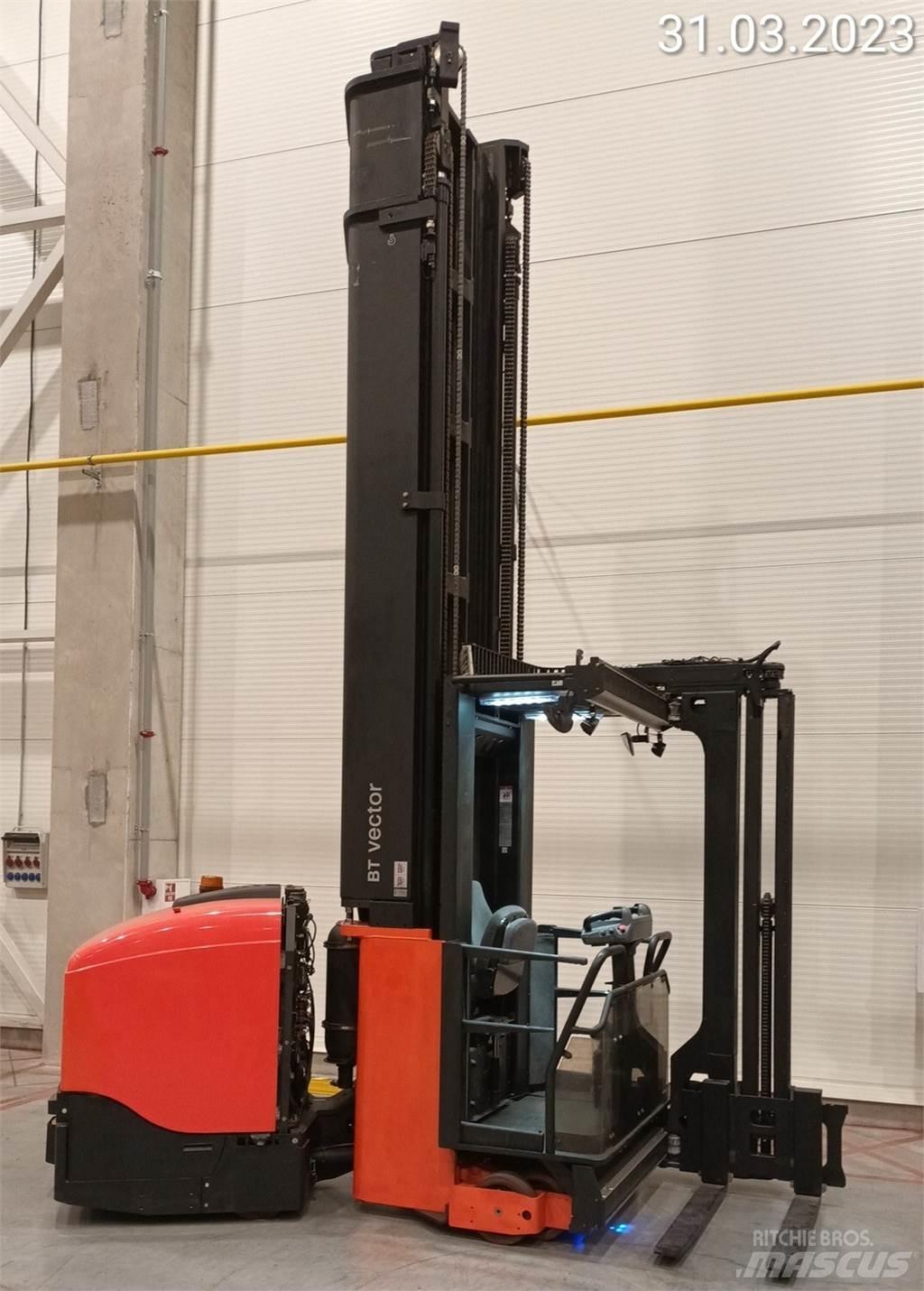 BT VCE150A Siaurų praėjimų krautuvai
