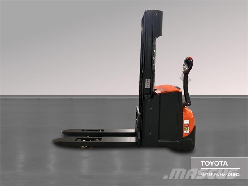 BT SWE120L Rankiniai vėžimėliai