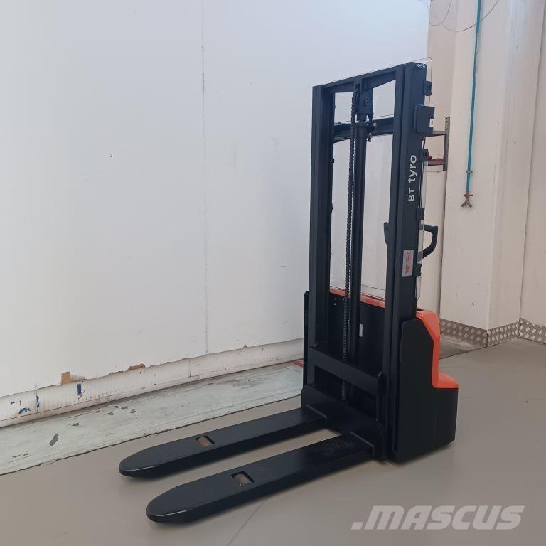 BT SHE100 Rankiniai padėklų rietuvai