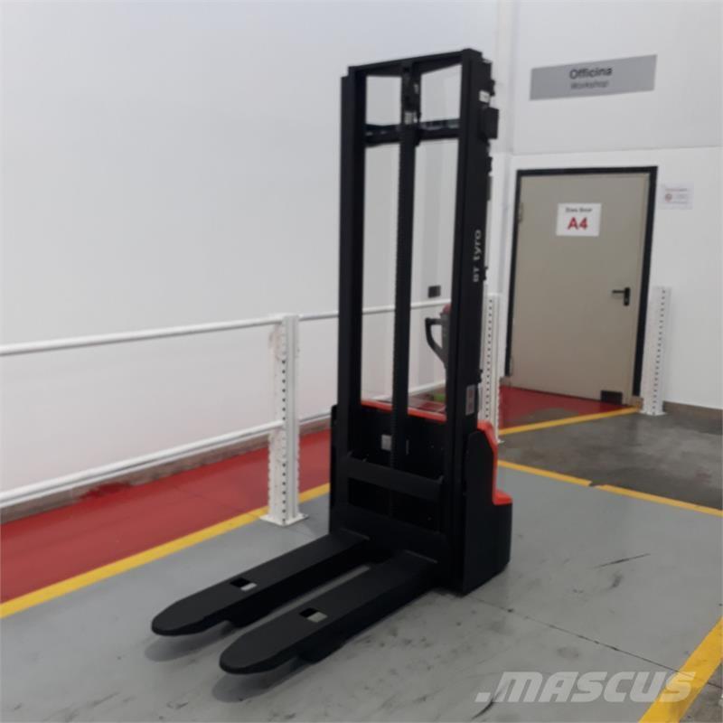 BT SHE100 Rankiniai padėklų rietuvai