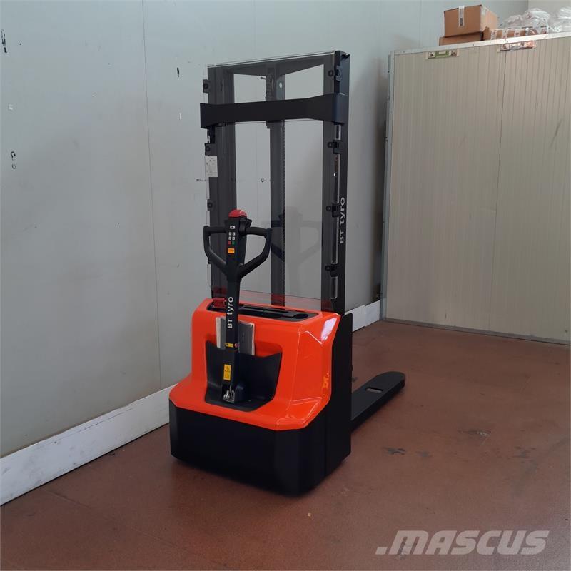 BT SHE100 Rankiniai padėklų rietuvai