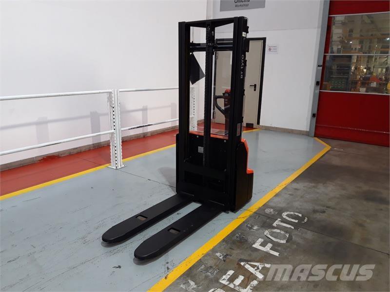 BT SHE100 Rankiniai padėklų rietuvai